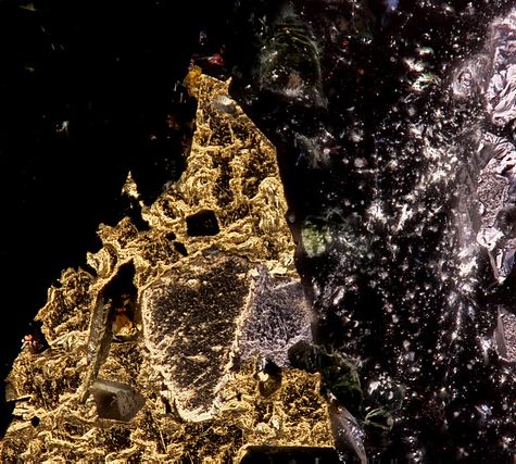 Gold and Silver in Thin Section